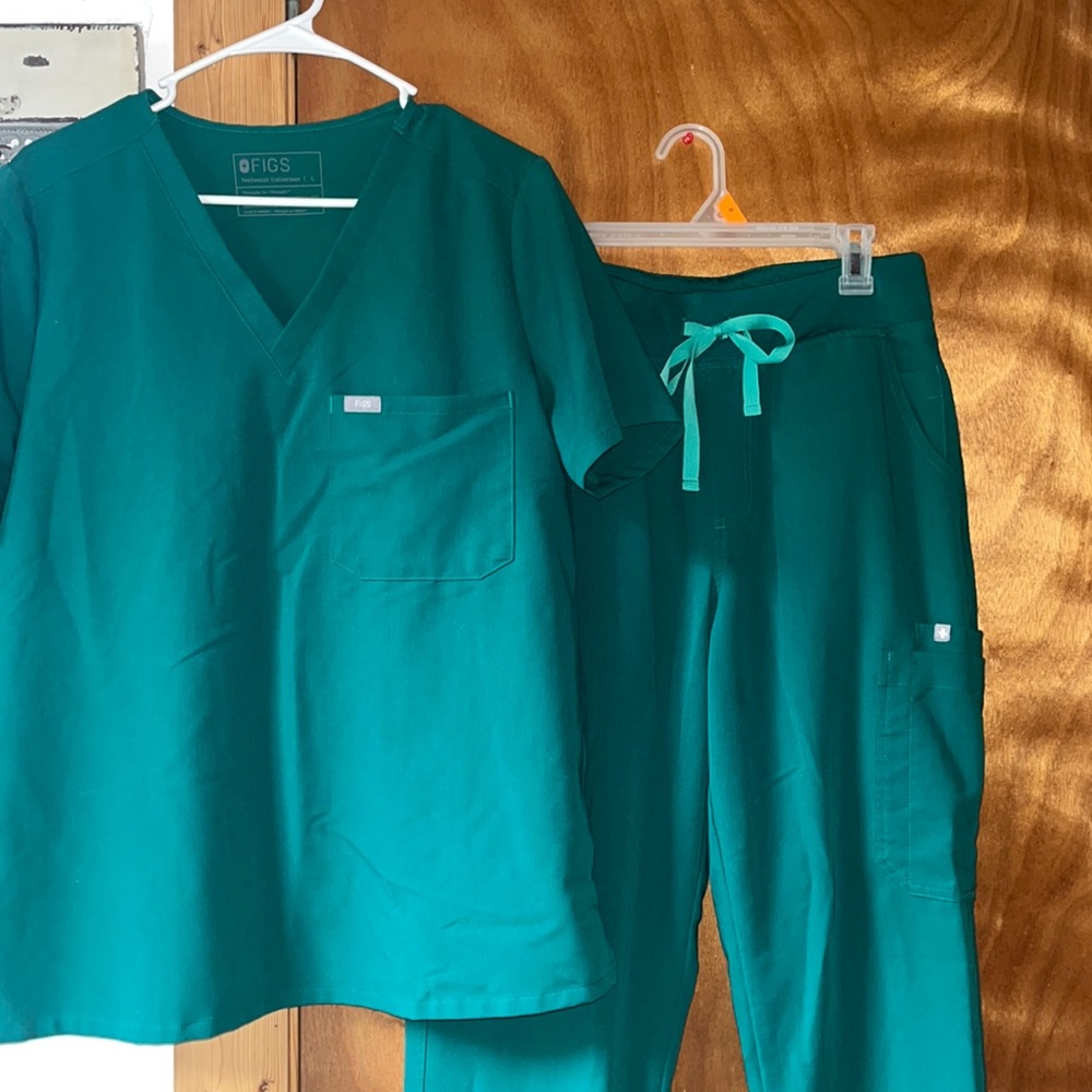 FIGS L TALL scrubs